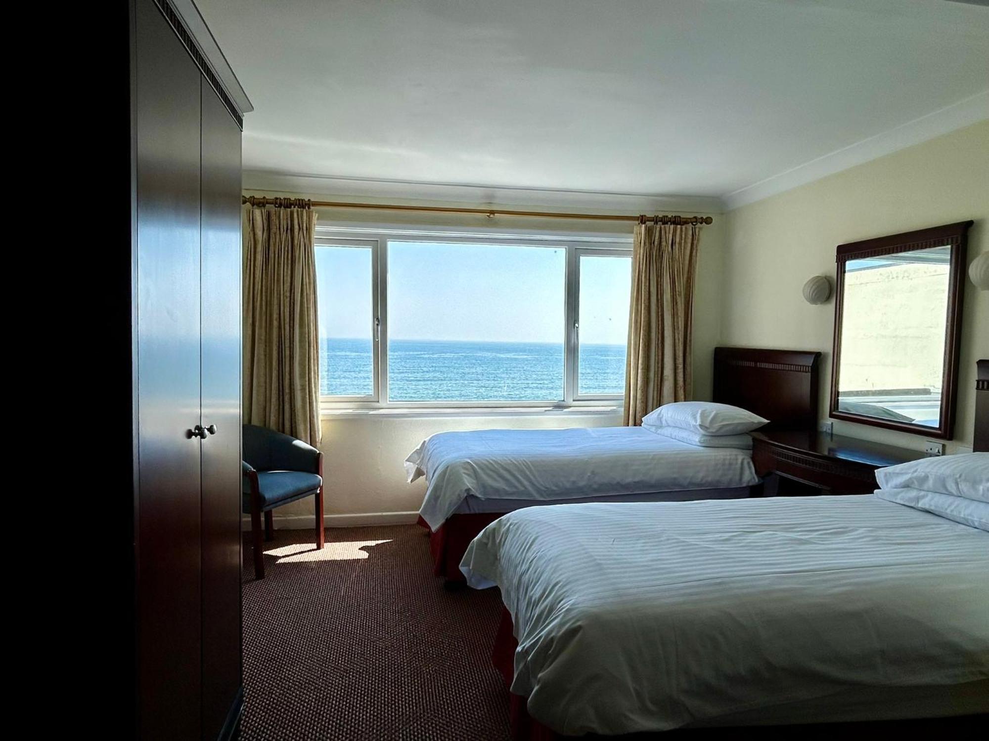 Regent Court - Seafront, Sandown - Free Car Ferry For Bookings Of 3 Or More Nights, Subject To Availability Exterior photo