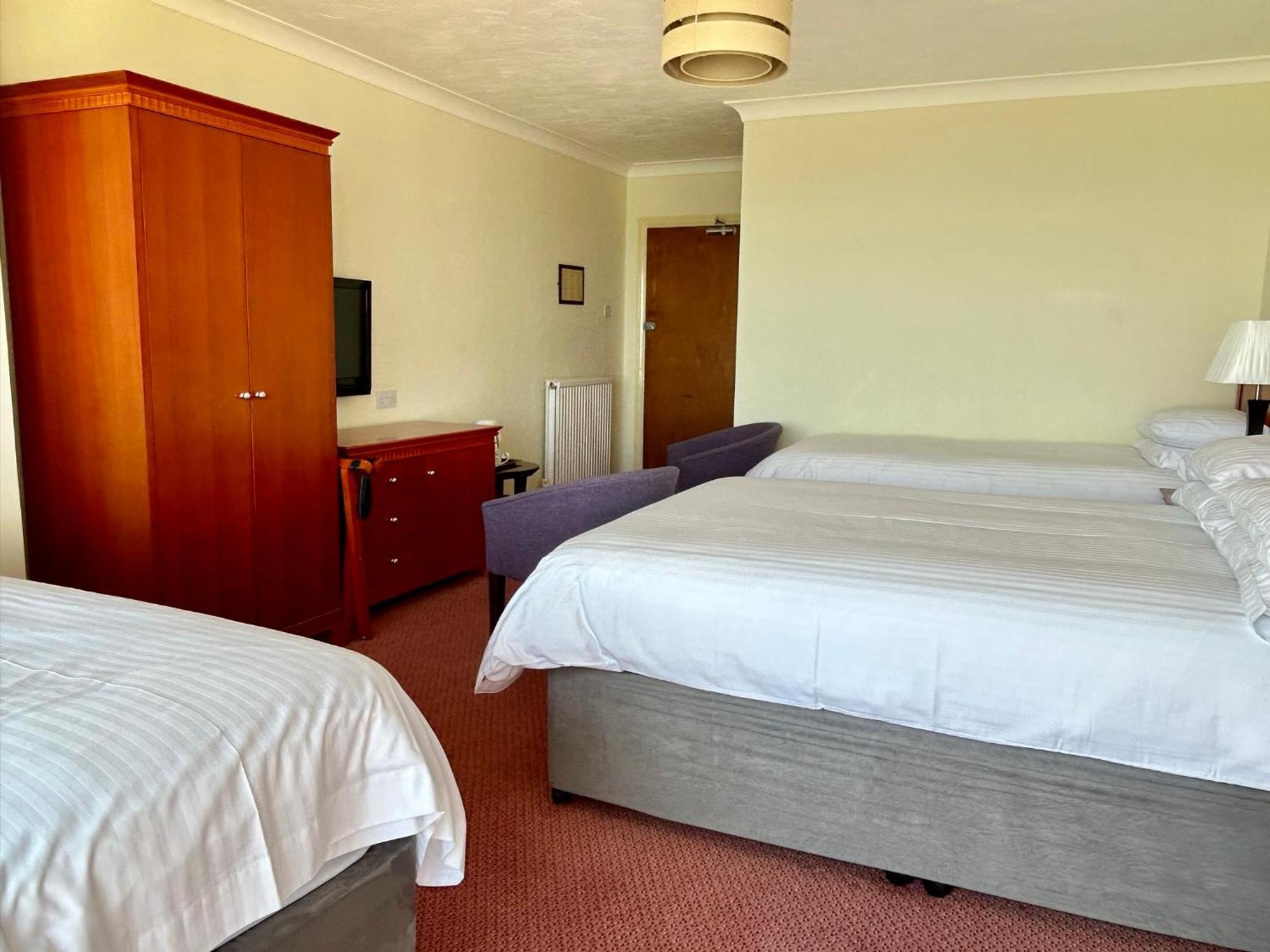 Regent Court - Seafront, Sandown - Free Car Ferry For Bookings Of 3 Or More Nights, Subject To Availability Room photo