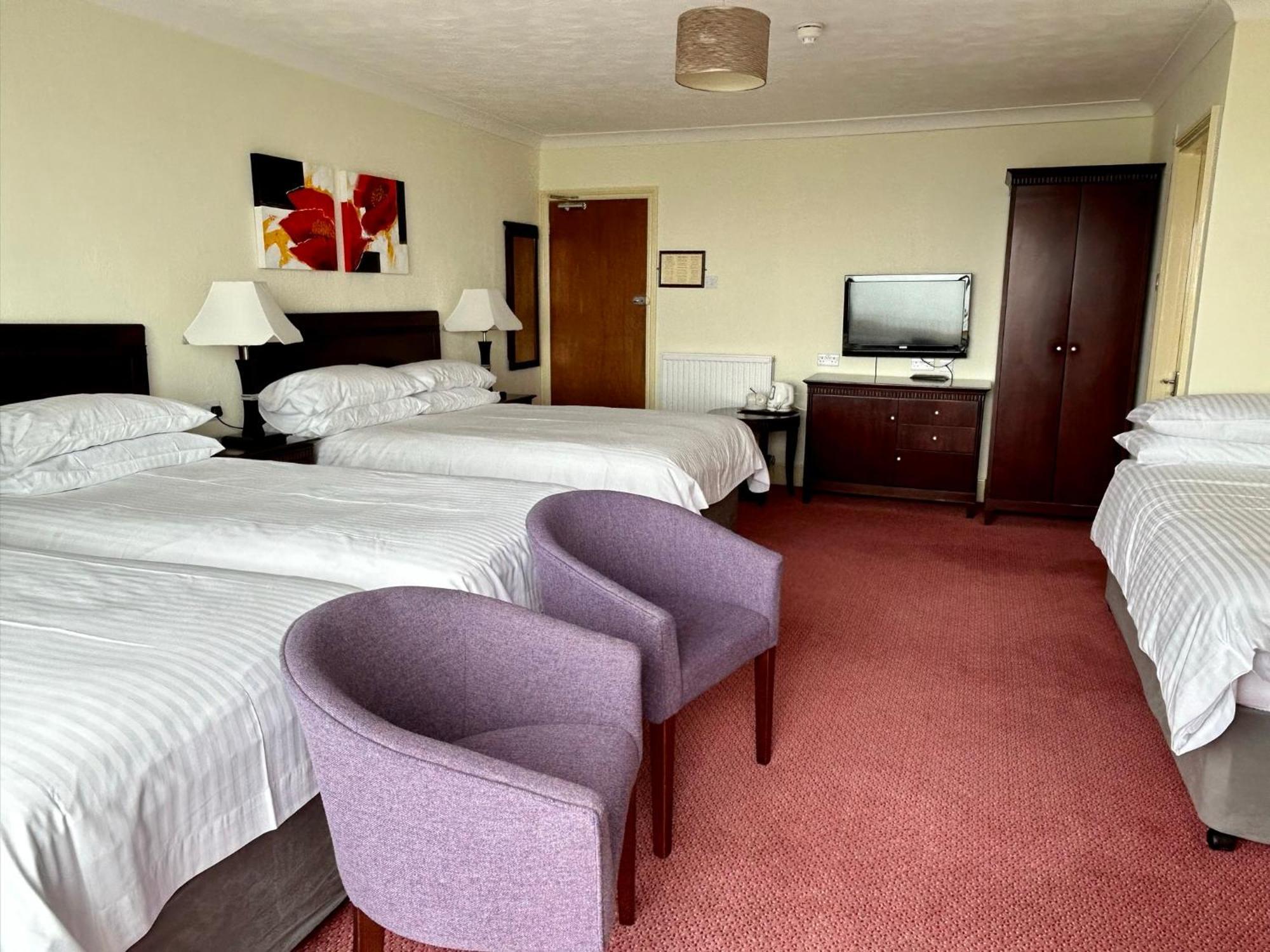 Regent Court - Seafront, Sandown - Free Car Ferry For Bookings Of 3 Or More Nights, Subject To Availability Room photo