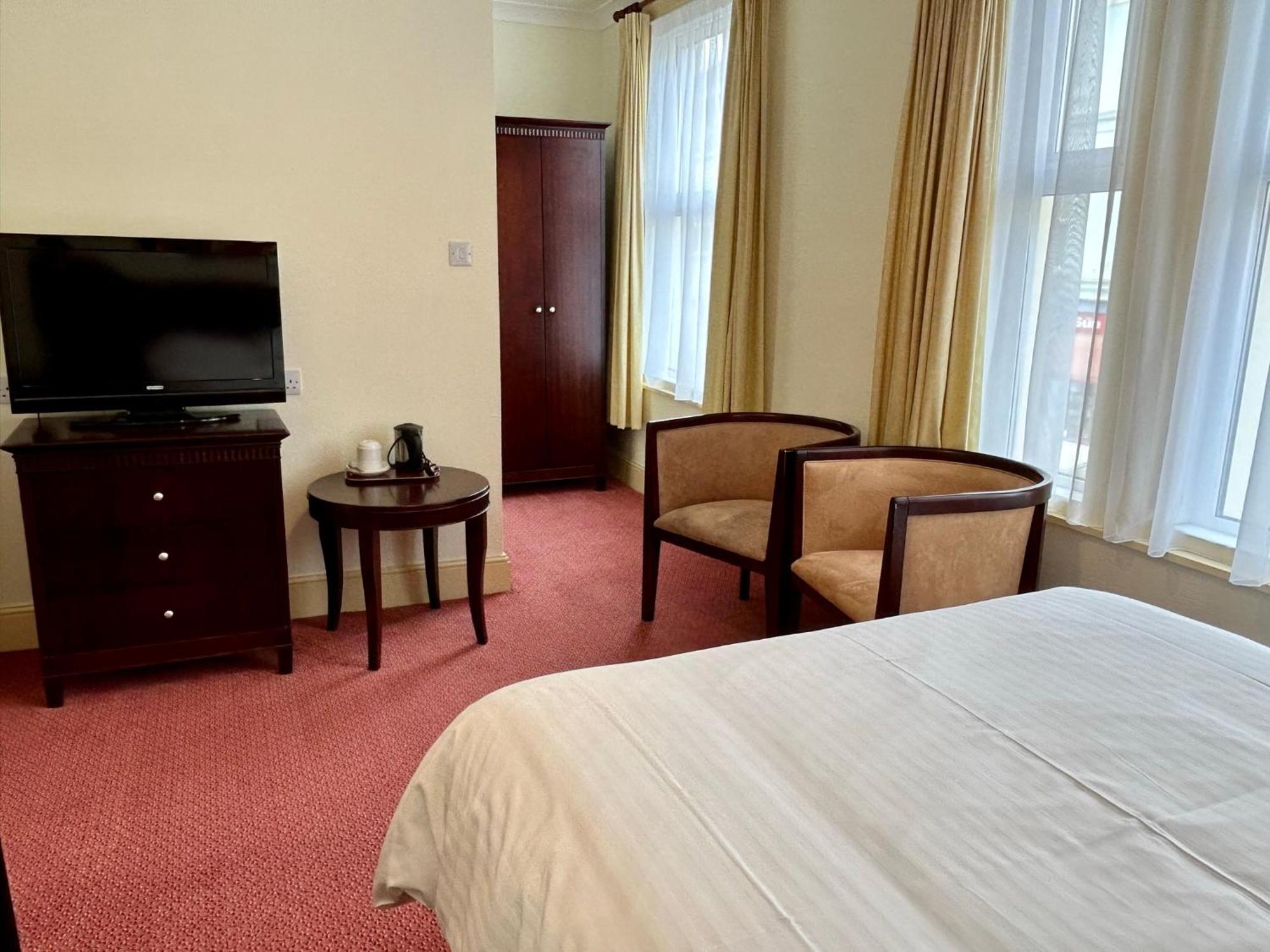 Regent Court - Seafront, Sandown - Free Car Ferry For Bookings Of 3 Or More Nights, Subject To Availability Room photo